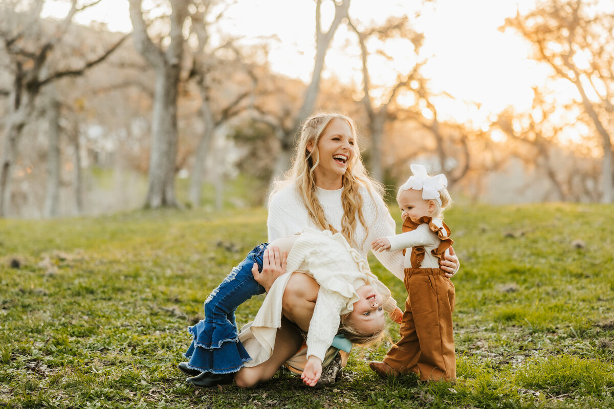 happy-photo-of-mom-and-children