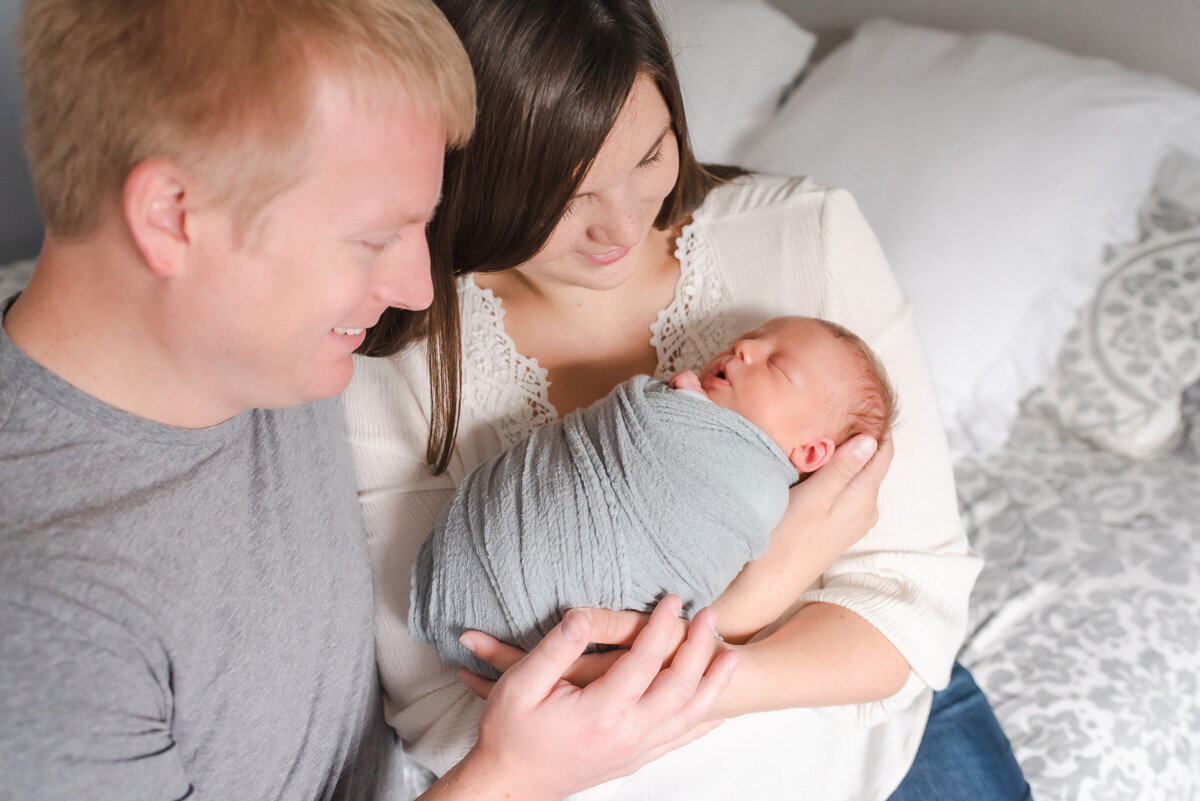 aurora-new-baby-in-home-session-with-parents