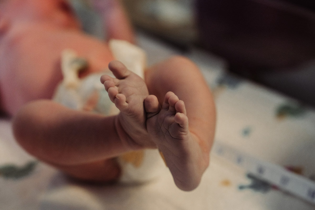 cesarean-birth-photography-natalie-broders-c-060