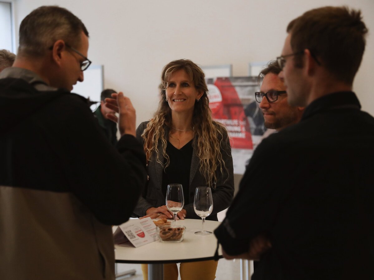meralunastudio-werbeagentur-schweiz-zuerich-portfolio-jungunternehmerzentrum-flawil-martini-forum-2022 (25)
