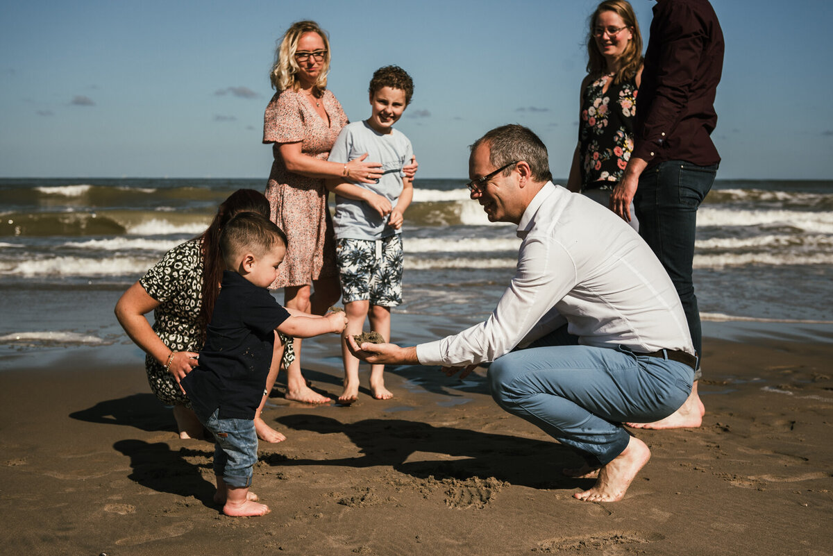 Fotograaf familieshoot Noordwijk strand natuur sfeer - Annick van Geel Fotografie -6