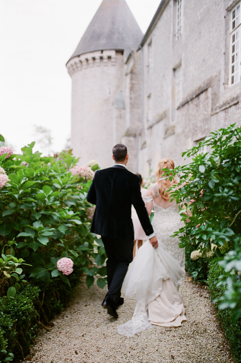 Normandy chateau destination wedding - Harriette Earnshaw Photography-052