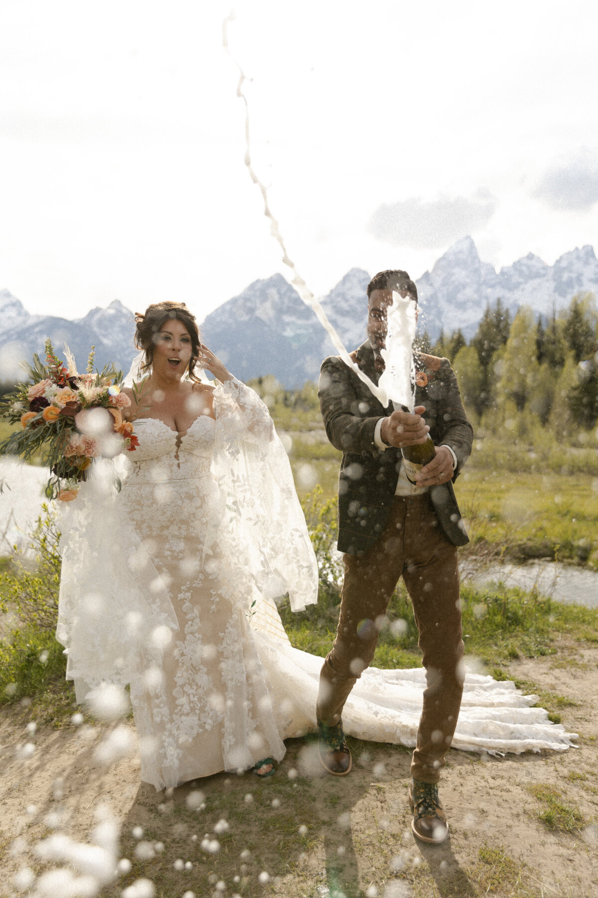 Goldens_GrandTetonNationalPark_Wedding_DawnCaltonPhotography-601