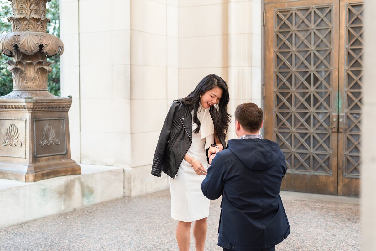 Surprise-Proposal-Photoshoot-at-War-Memorial-in-Downtown-Nashville+3