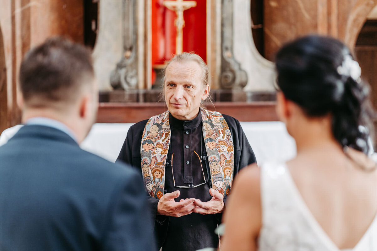 Svatebni_fotografka_Praha_Panenske_Brezany_fotografka_Karolina_Ticha35