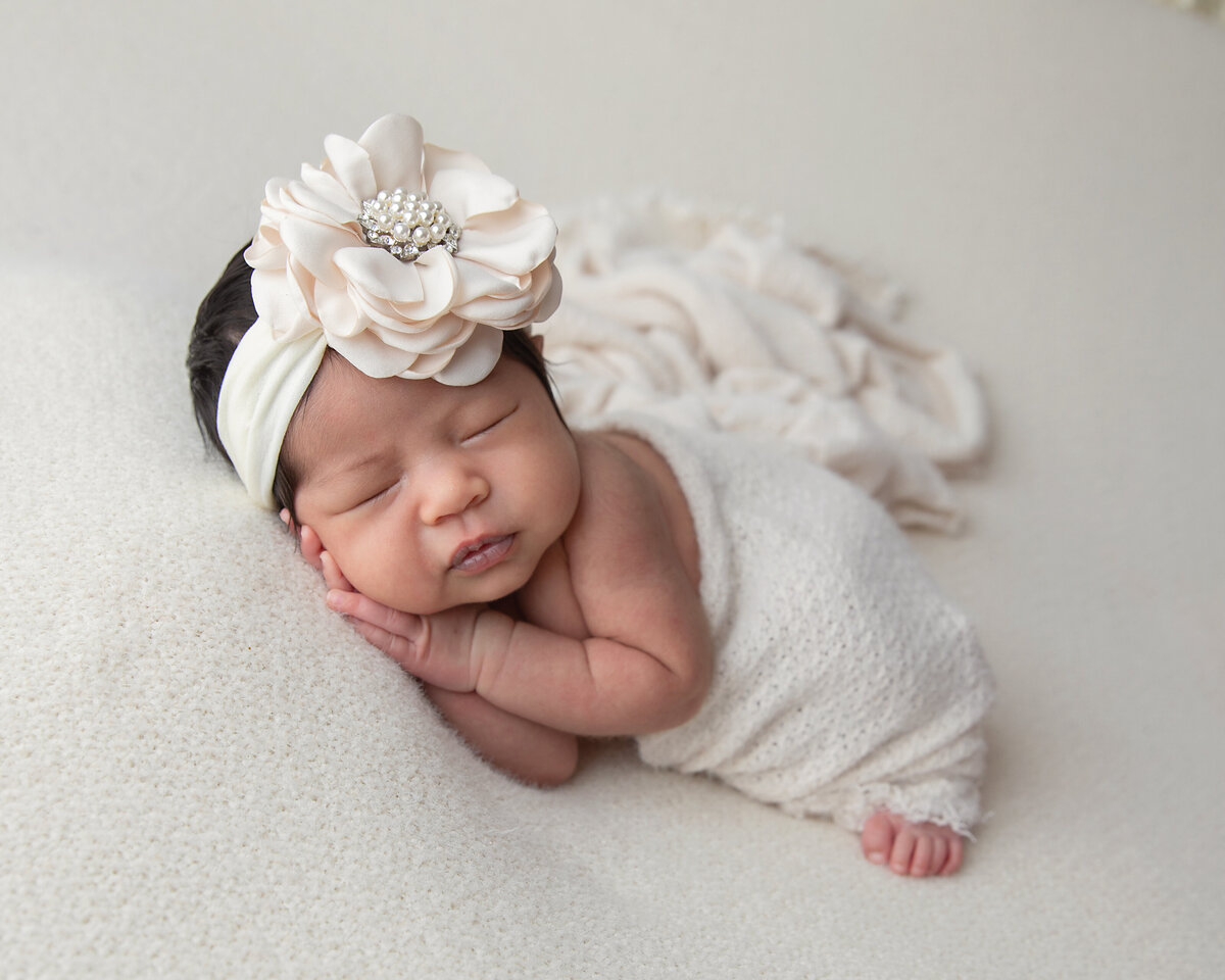 neutral-newborn-girl