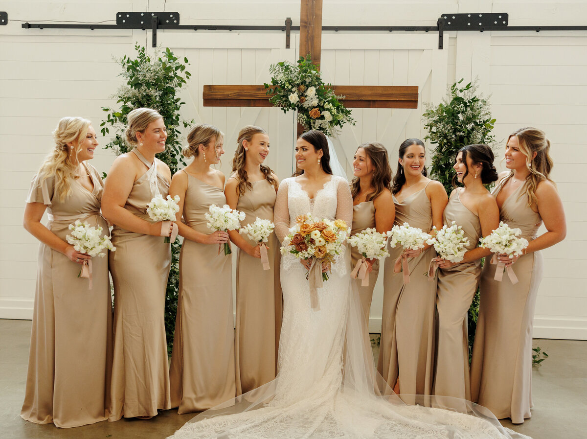 Meraki Design Wedding and Event Floral Studio Florist Wedding Flowers Full Service St. Louis Destination Luxury Floral Design Florists Designers Personal Unique Madi-Noah-Wedding-Images-By-Amber-10