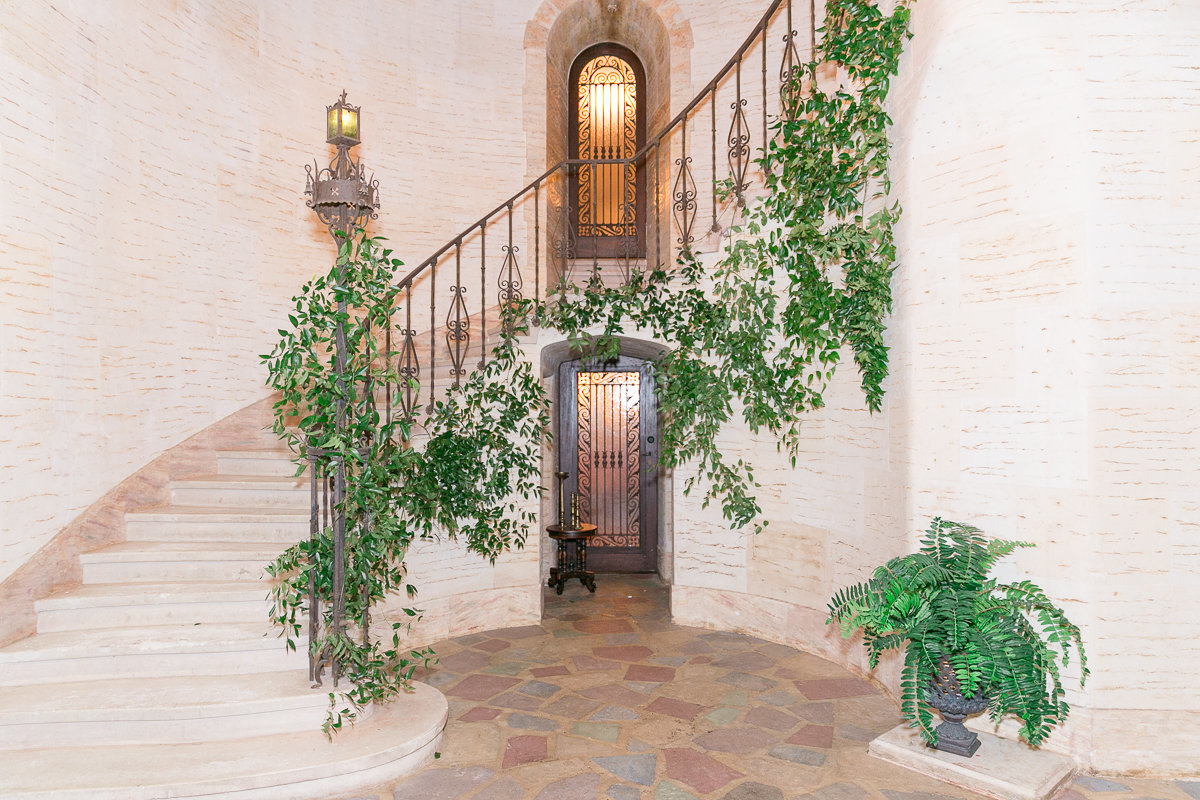 Howie Mansion photographer | Orlando photographer | Howie Mansion photographer  | Amalie Orrange | Howie Mansion wedding couple | Howie Mansion Howey in the hills florida-63