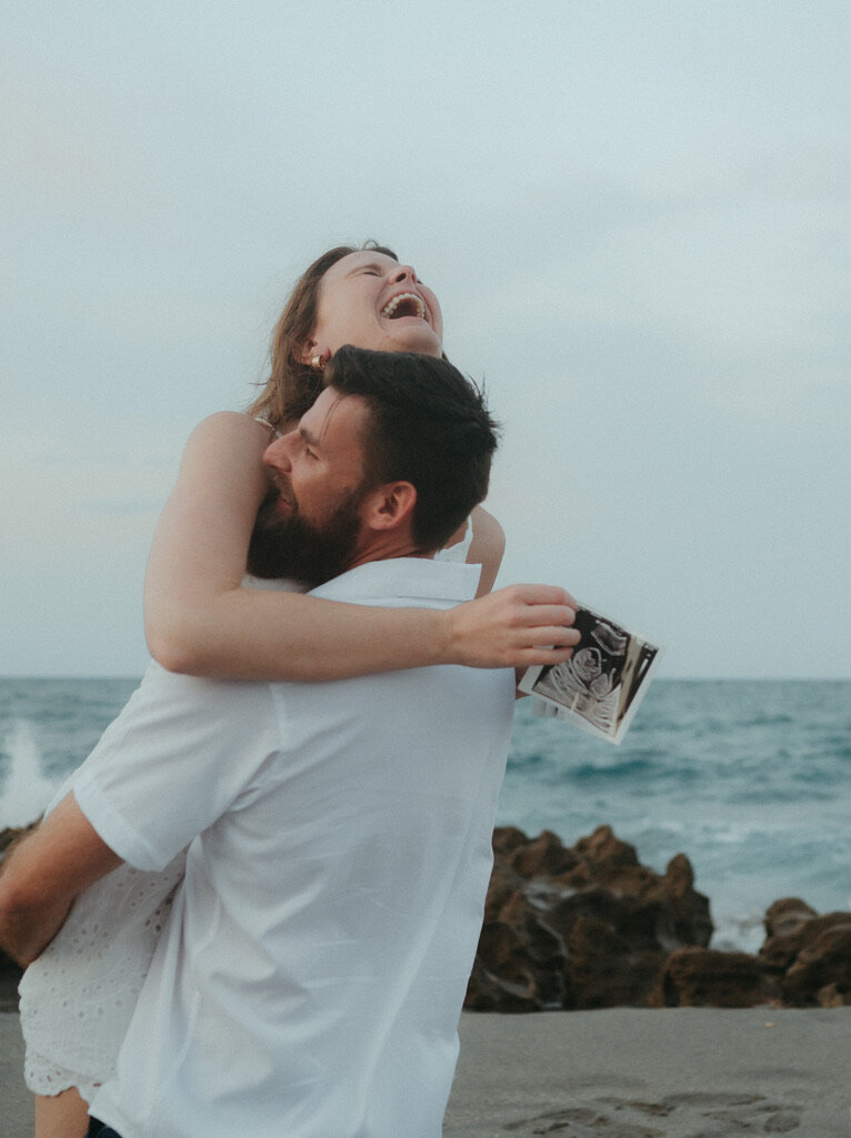 fun beach maternity photos