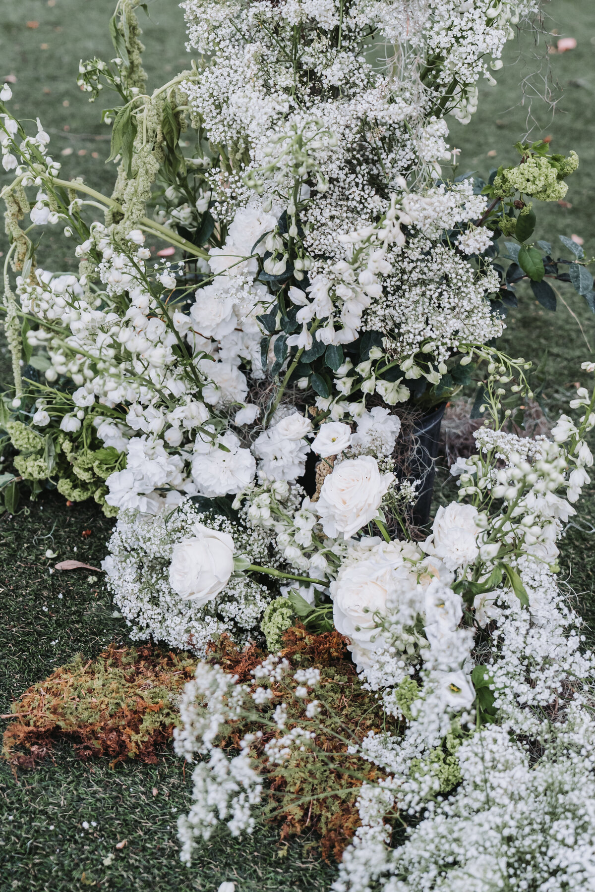 wedding ceremony organic flowers