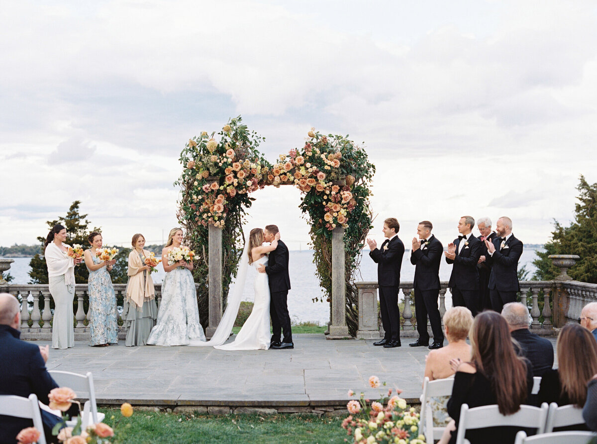 Emily March Photography Wilmington, North Carolina and Destination Wedding Engagement Photographer Heirloom Photography for Memorable Gatherings Light Airy Sentimental Imagery Images Weddings_Castle Hill Inn Wedding - 046