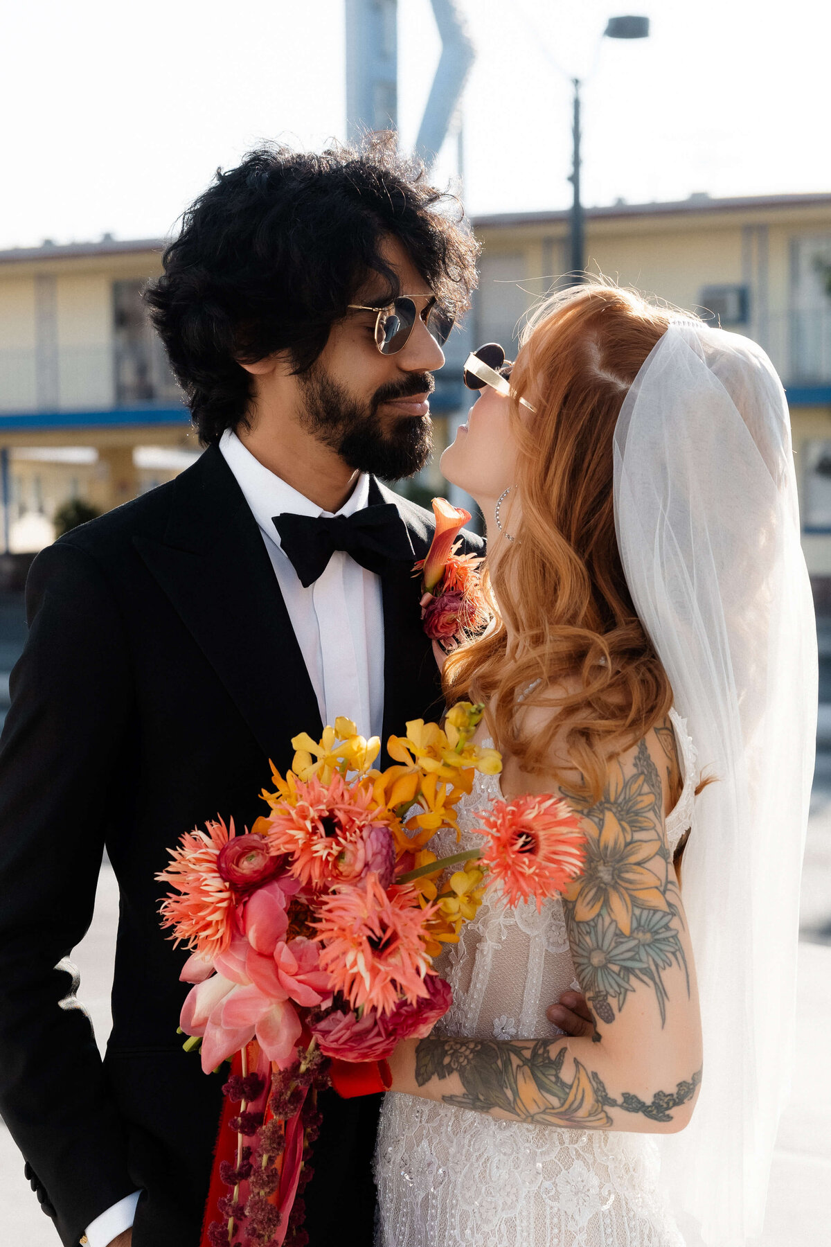 54riskyexposure_hayley-vikram_las-vegas-elopement-photography