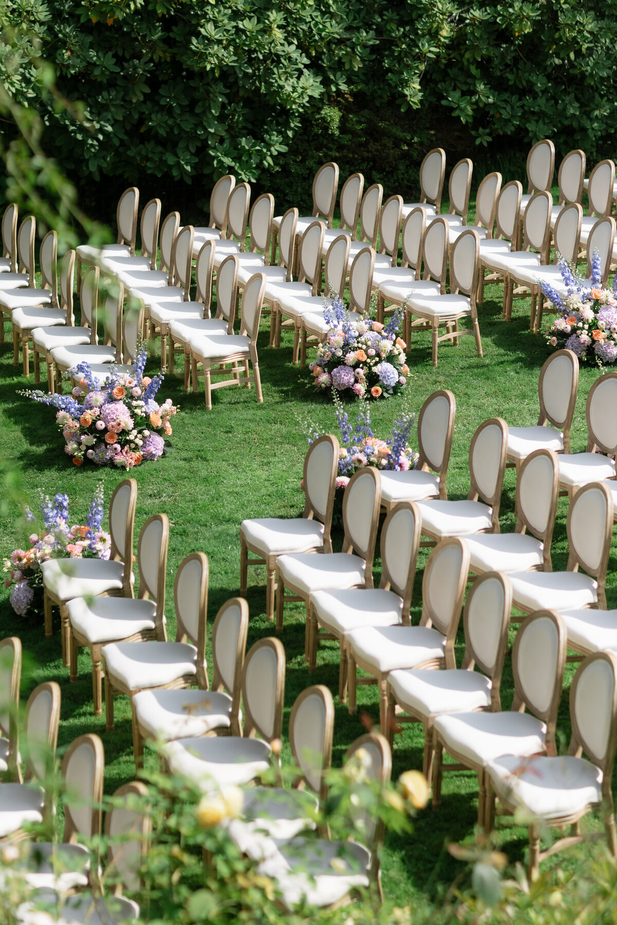 MeghanHemstra-Colourful-Vancouver-Garden-Wedding-21