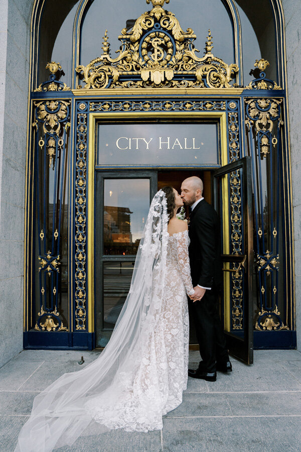 Lauren+Alex_sf_city_hall_073