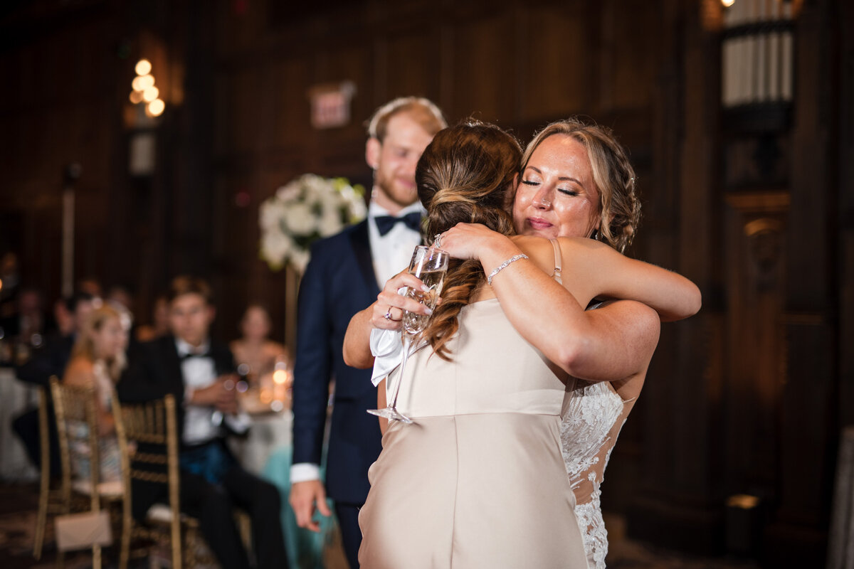 87Intercontinental-Chicago-Hotel-Wedding-Photos-Lauren-Ashlely-Studios