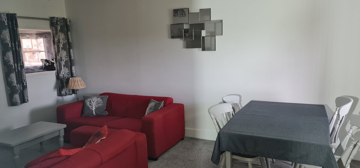 holly_house_cottages_living_room_004