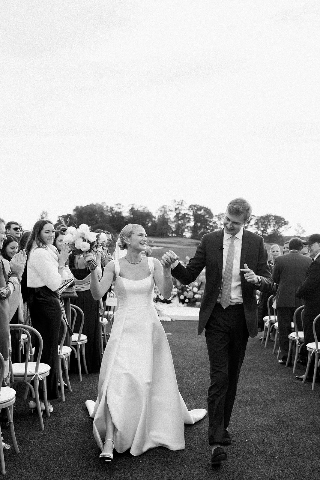 outdoor-fall-wedding-ceremony-at-woodway-country-club-ct(1)