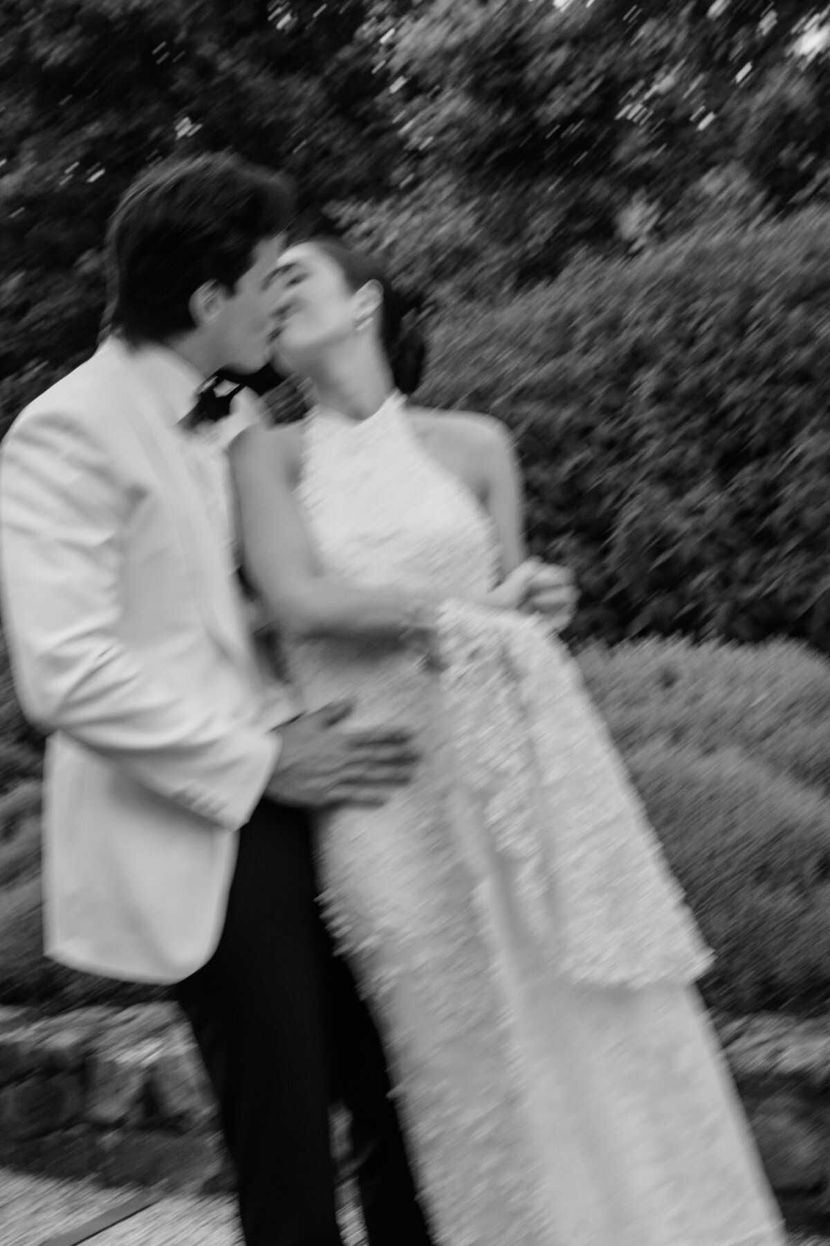 blurry-wedding-photo