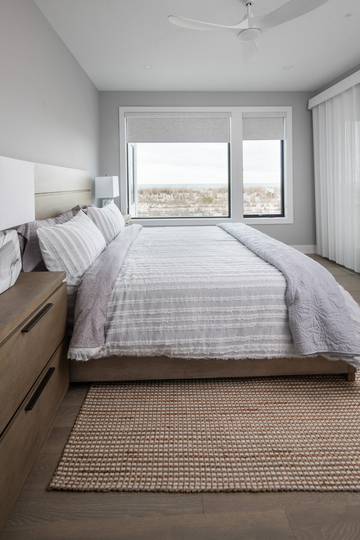 Burlington-Ave-by-Faye-Roeber-Interiors-06