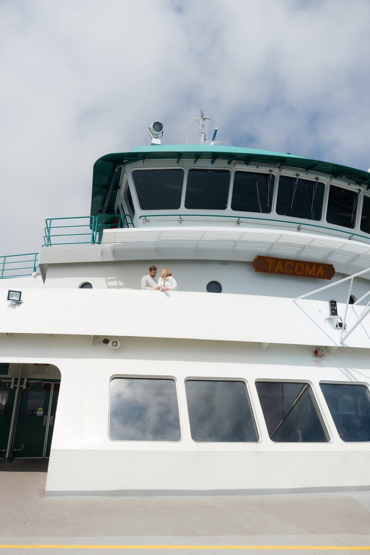 SeattleFerryCouplesPhotography116