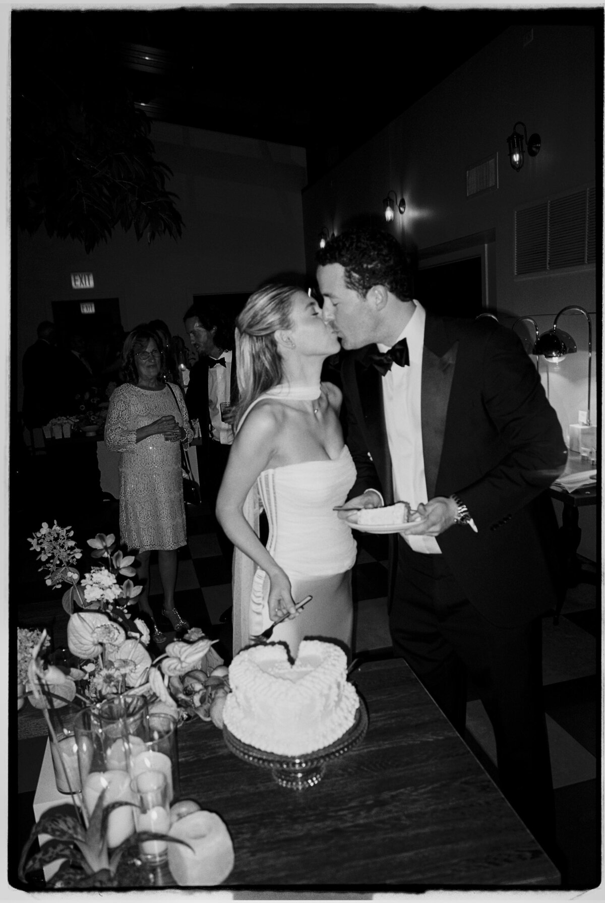 chicago-film-wedding-photographer-bixi-beer-103