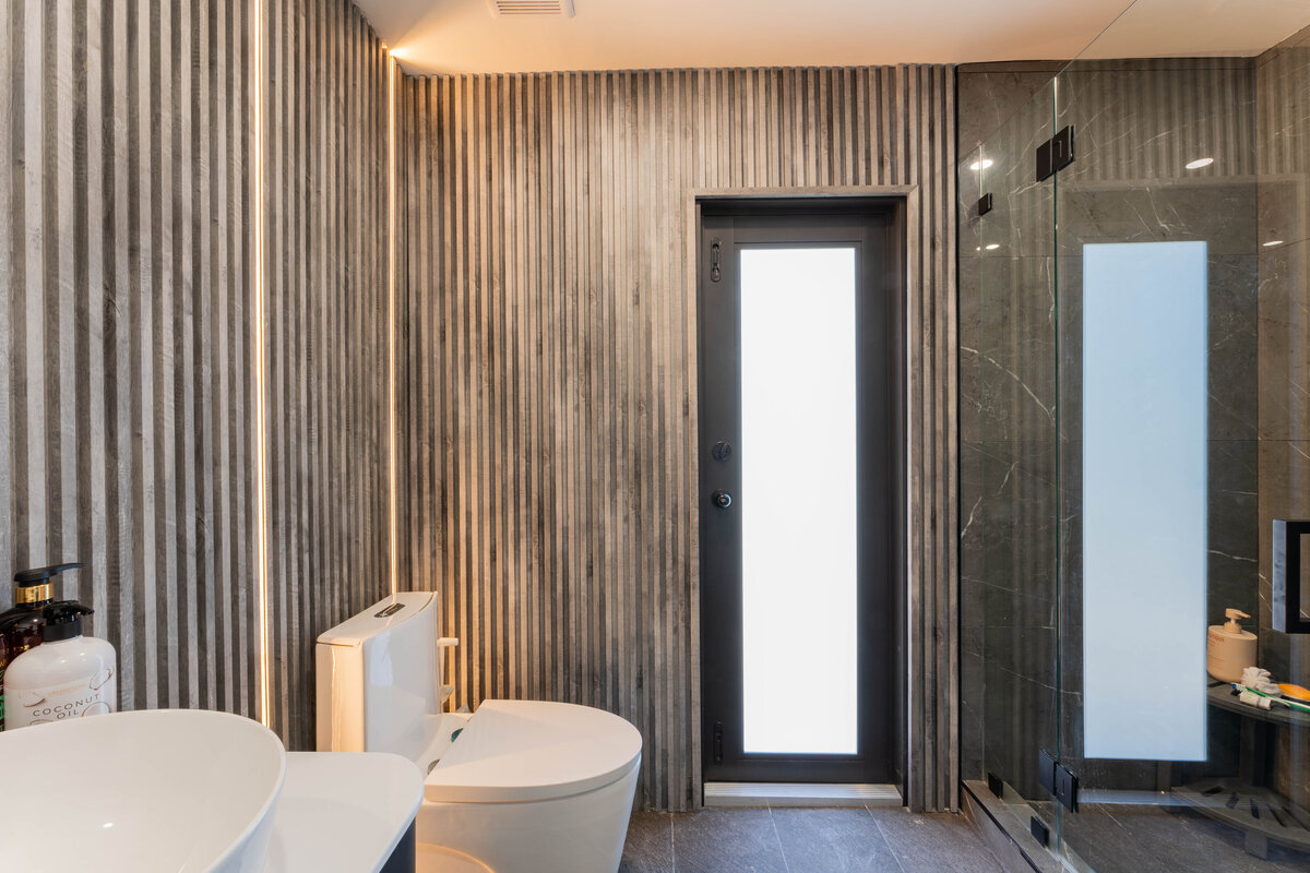 Bathroom 2 (2)
