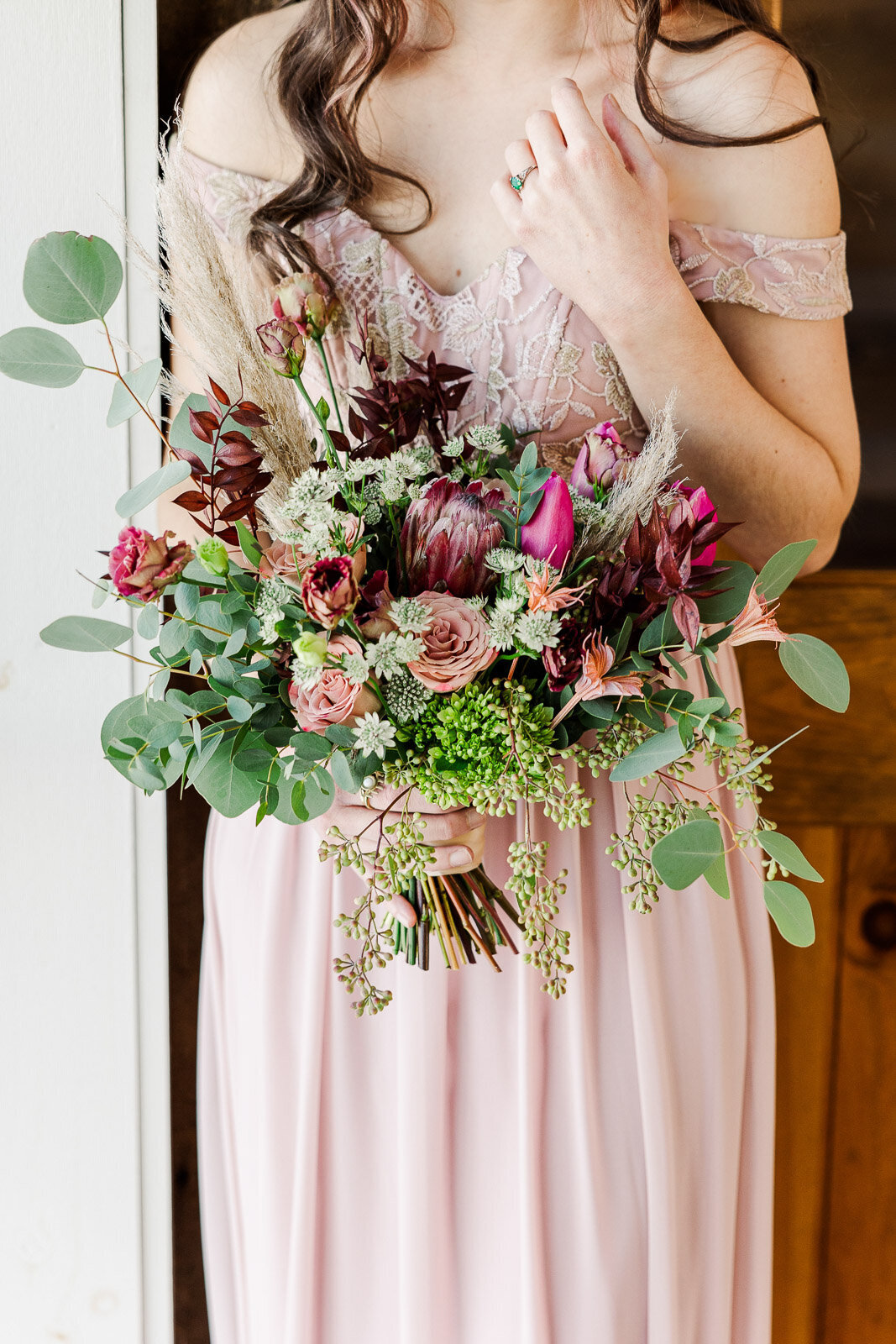 Milwaukee based photographer, Milwaukee wedding photographer, wisconsin wedding photographer, wisconsin weddings, Milwaukee photographer, Villa Flomena,  Maxwell Mansion, Lake country photography, Meredith Mutza Photography, The Carriage House, Villa Terrace Decorative Arts Museum