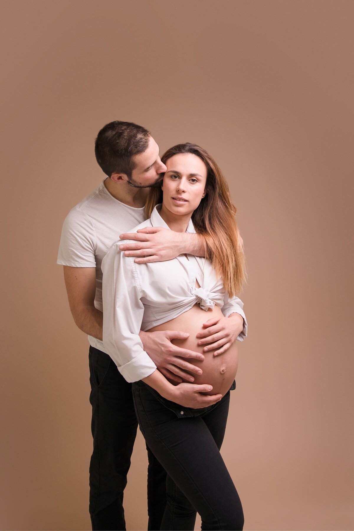 photographe grossesse et naissance à tours nord studio ou extérieur