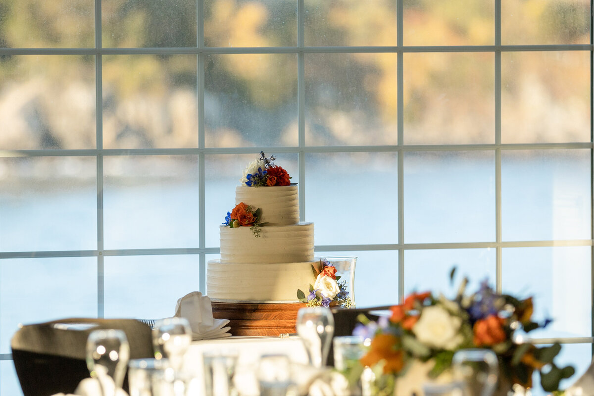 Wedding cake in Maine