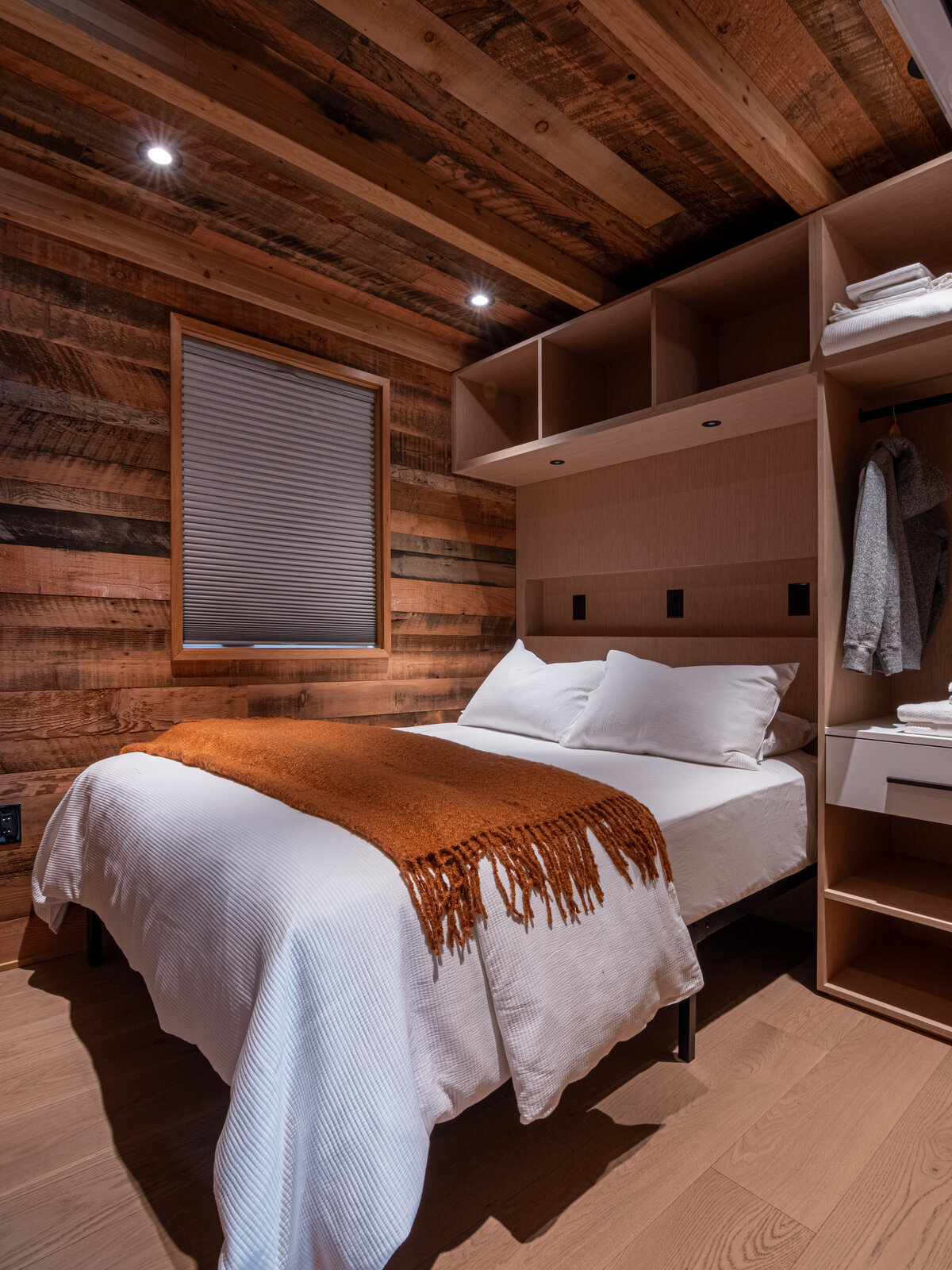 Jeengi-SRM-interior-and-exterior (7)