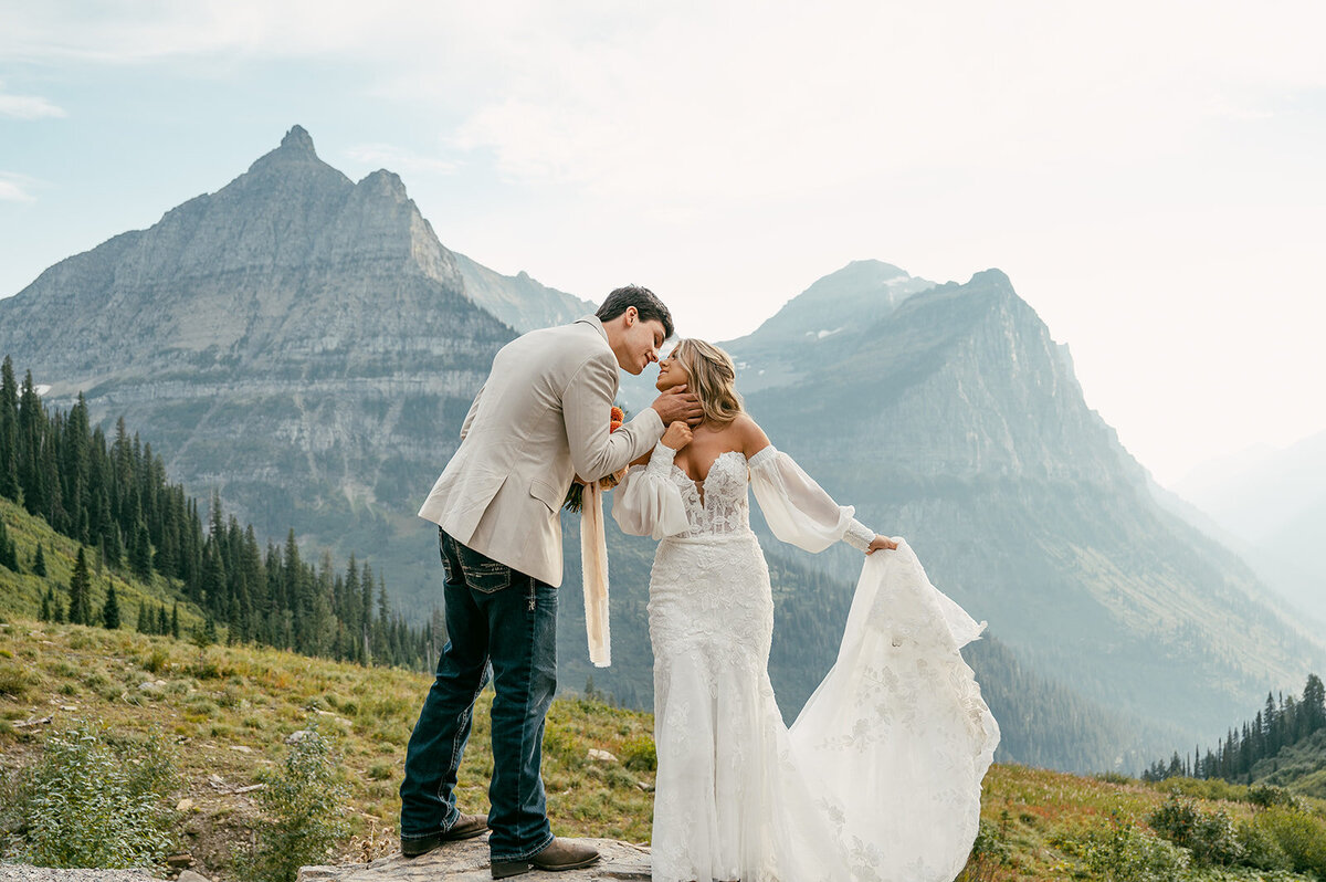 presley-gray-photo-glacier-national-park-elopement-7298