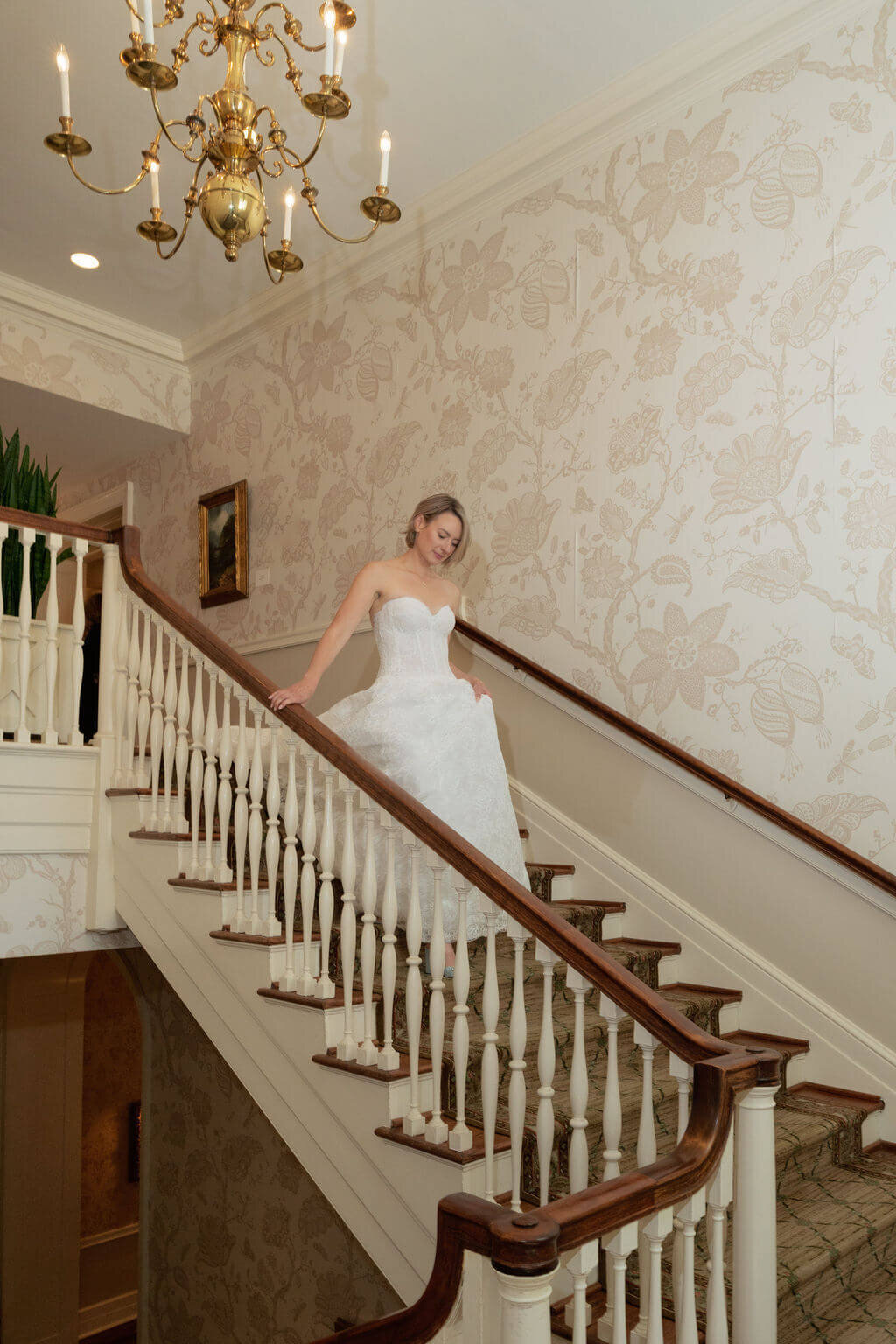 anna-jack-springvale-floral-chevy-chase-club-stairs
