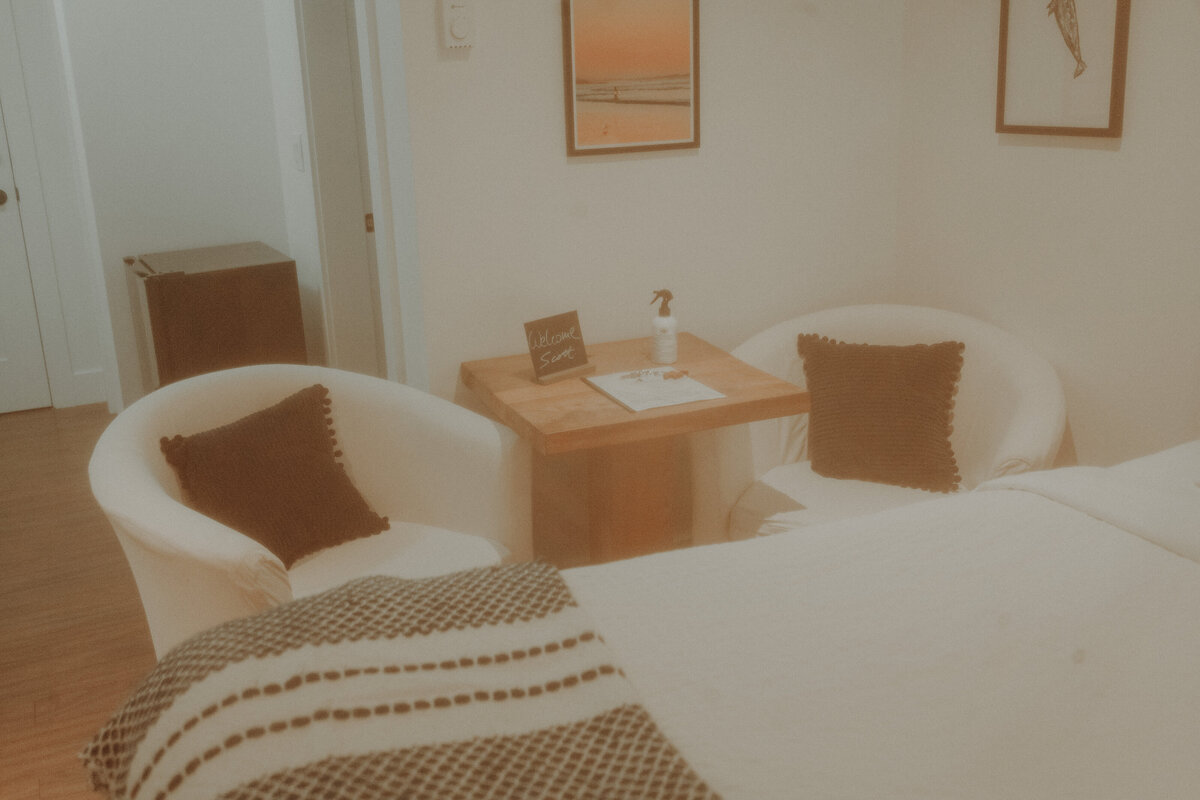 Sleepy Bear Guest House Airbnb Photography Session Ucluelet British Columbia 45656