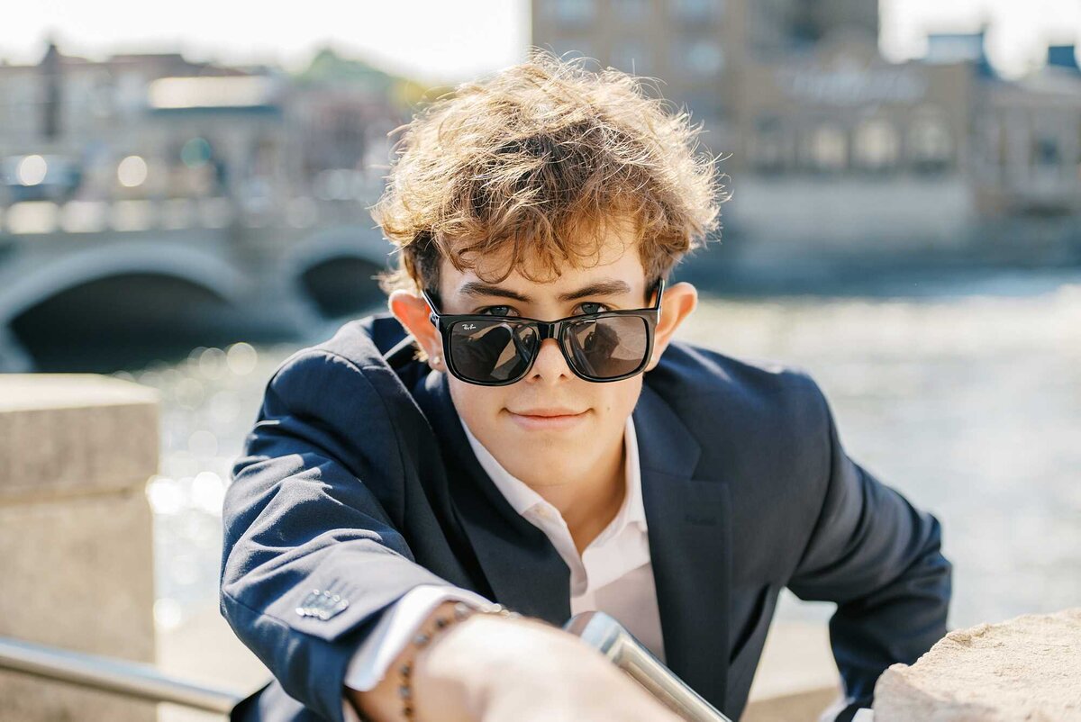 ow-senior-guy-photos-23