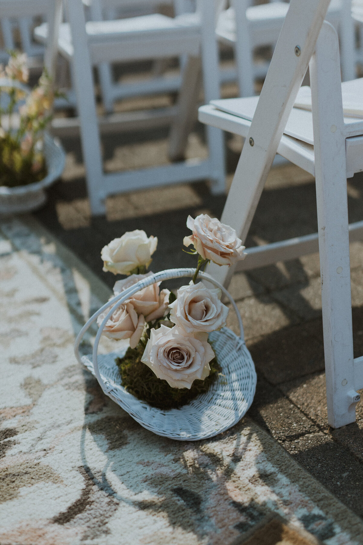 Basket aisle arrangements
