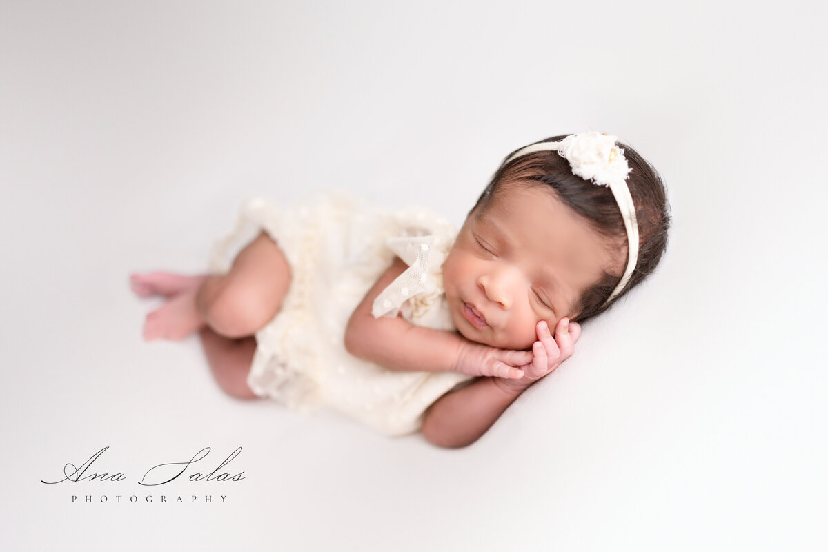 Newborn-Photographer-Edmonton-37