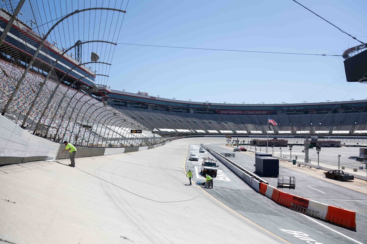 BRISTOL MOTOR SPEEDWAY PAINTING COMMERCIAL 0006-2