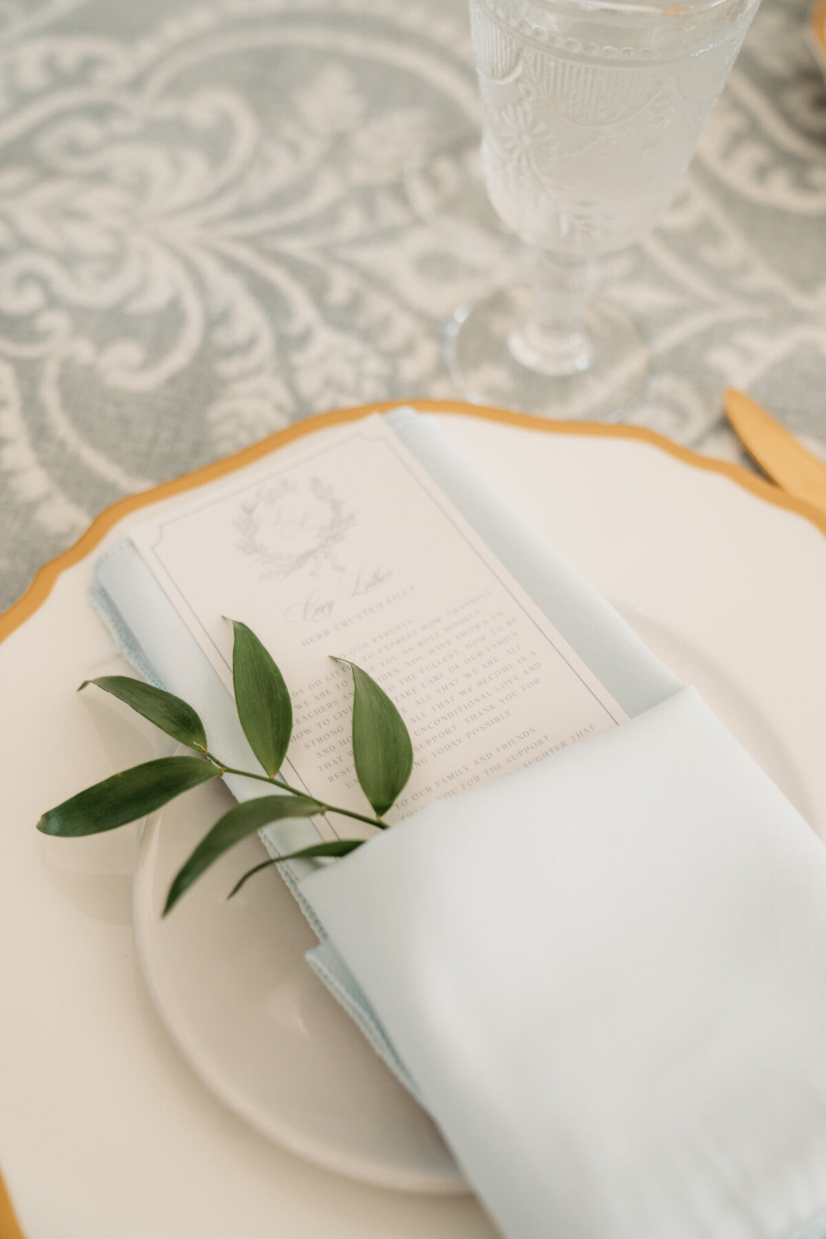 wedding-placesetting-springfield-country-club