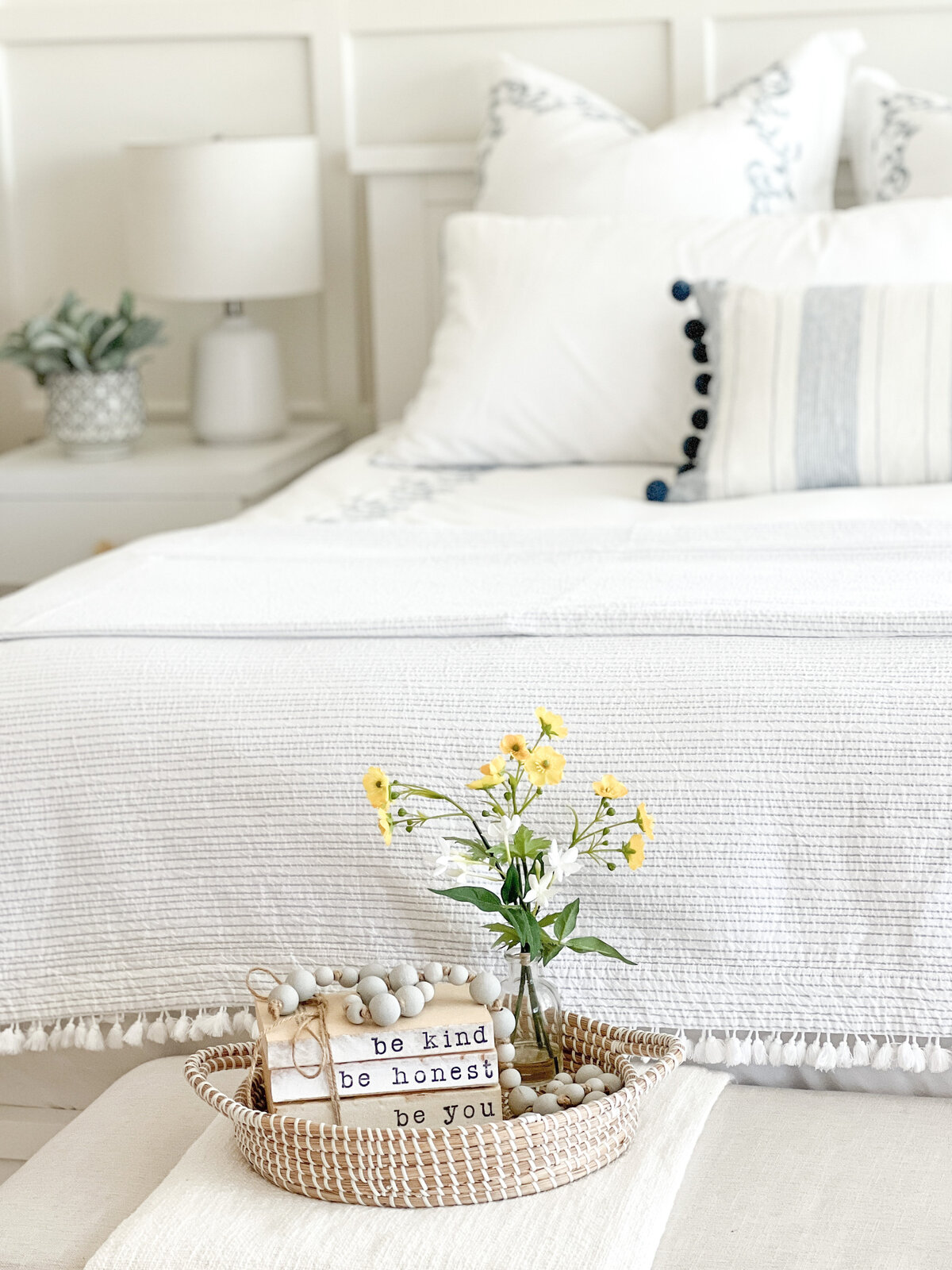 Main bedroom bench with tray 