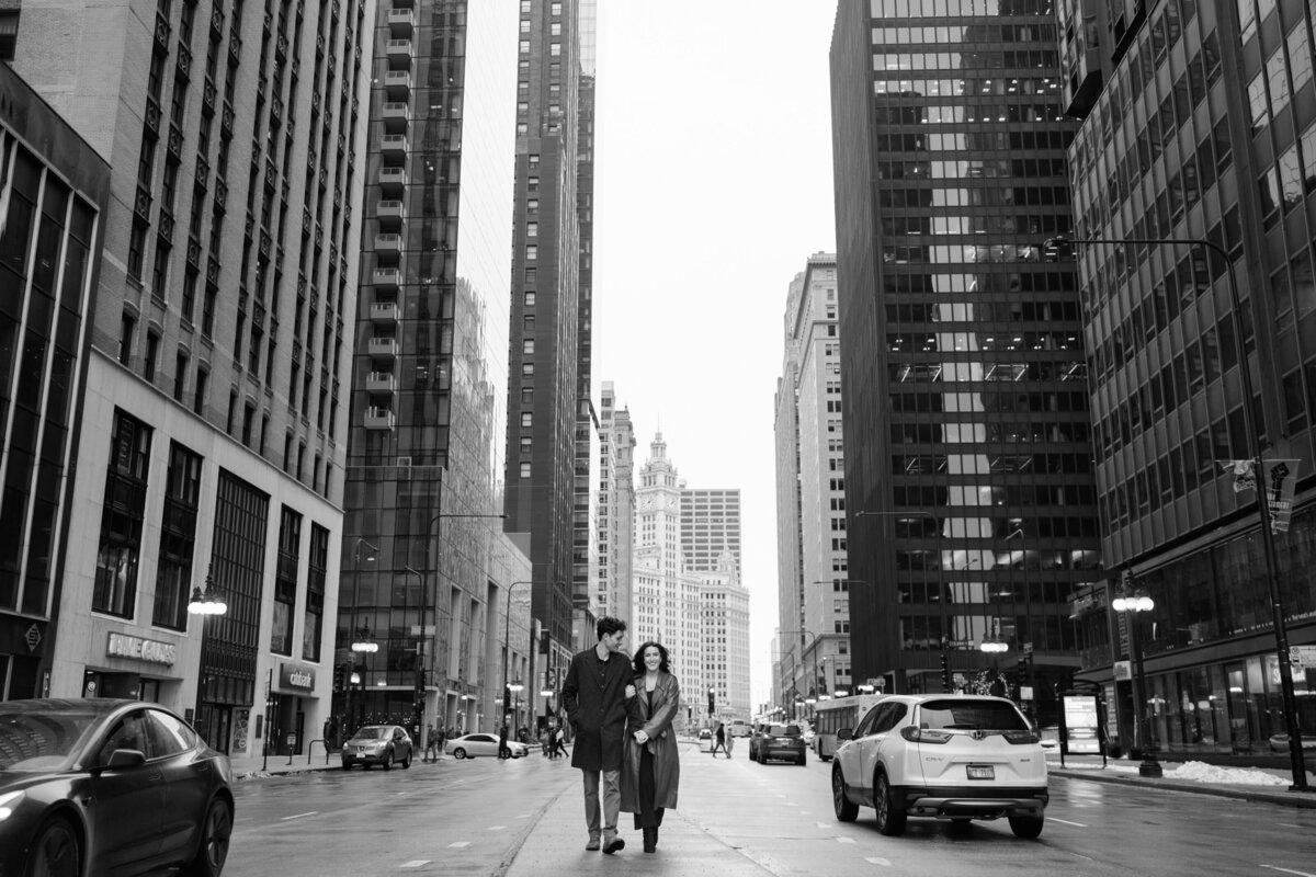 Aspen-Avenue-Chicago-Wedding-Photographer-Hilton-Palmer-House-Vintage-Hotel-Timeless-Editorial-FAV-4