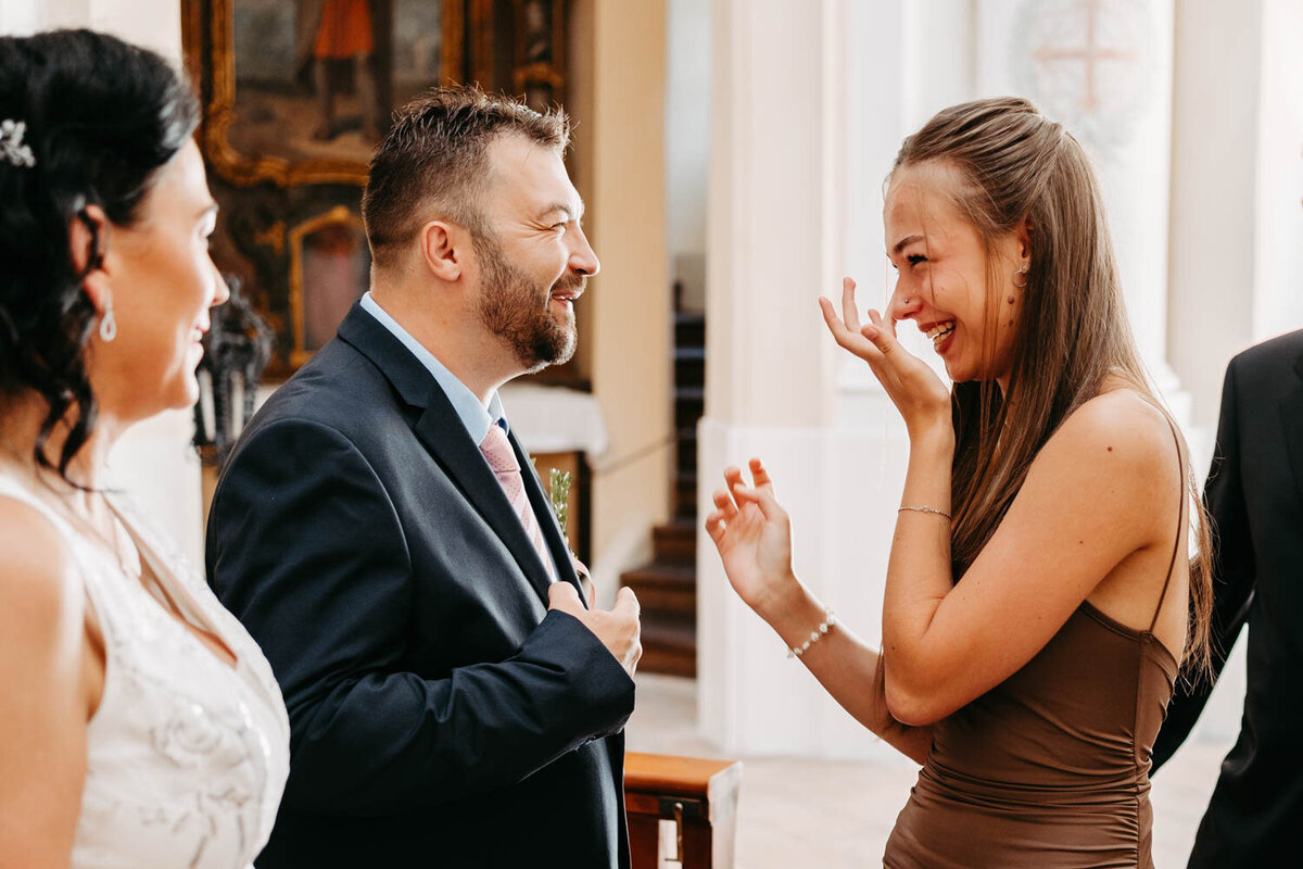 Svatebni_fotografka_Praha_Panenske_Brezany_fotografka_Karolina_Ticha9
