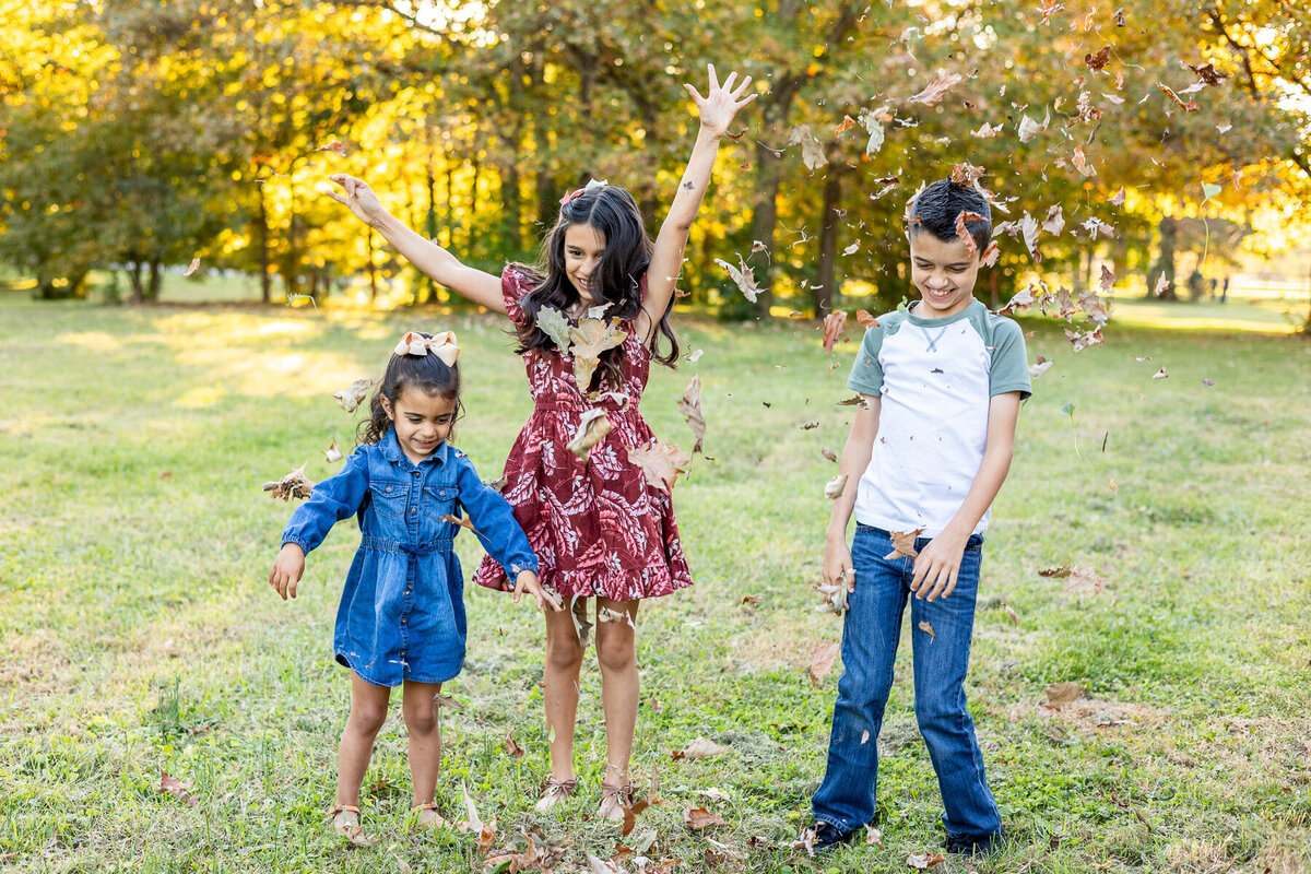 golden-hour-siblings-fall-photography-session-Lexington-KY-photographer-2