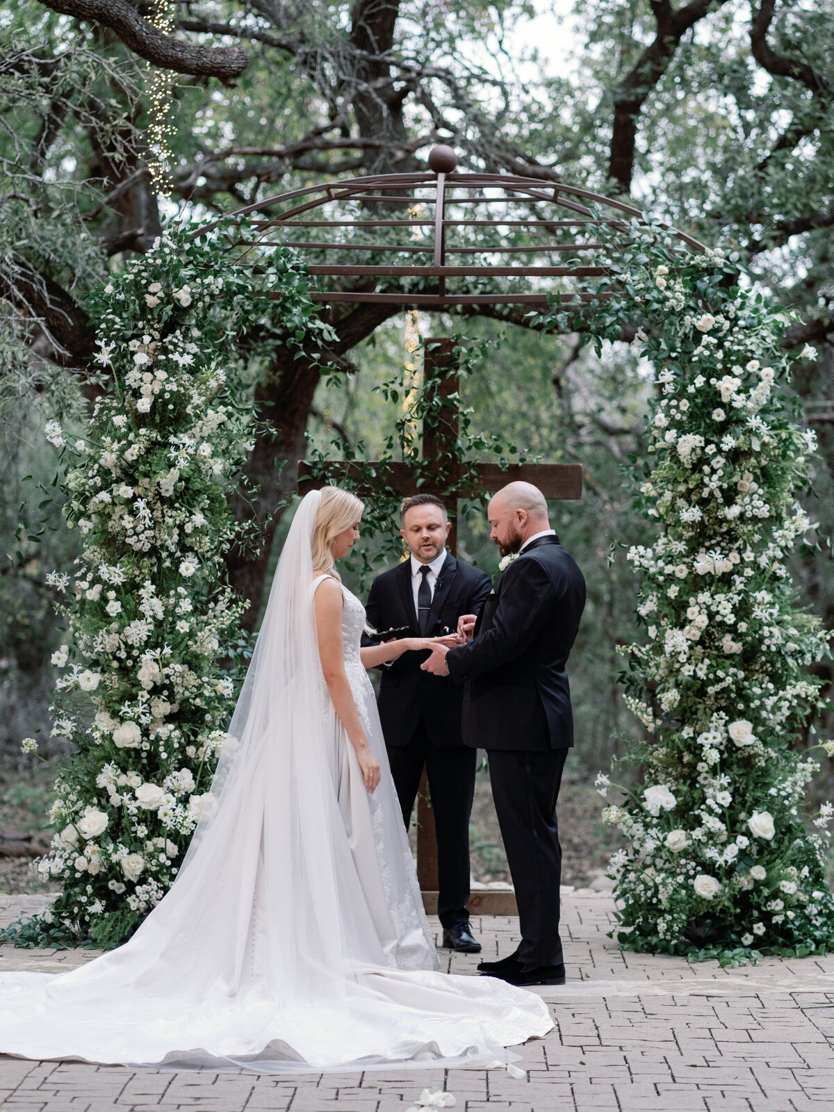 Scared Oaks Wedding | Austin Texas Wedding Photographer-30
