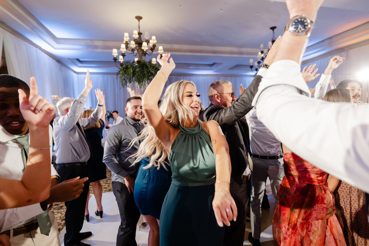 montage-summer-park-city-catholic-wedding-pepper-nix-loganwalkerphoto-419L-2528