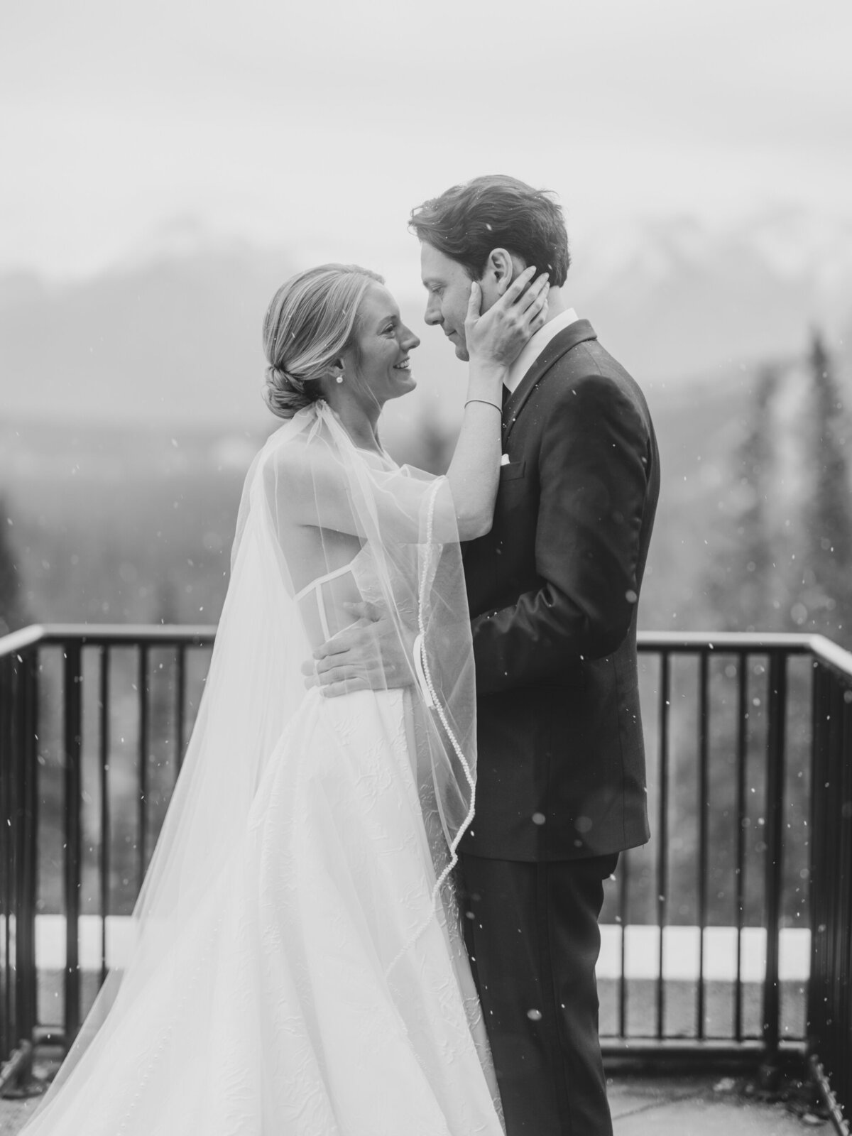 calgary_wedding_photographers_fairmont_banff_springs_destination_wedding_nicole_sarah-51