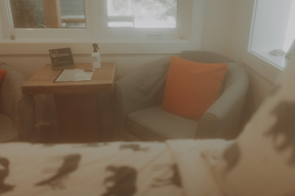 Sleepy Bear Guest House Airbnb Photography Session Ucluelet British Columbia 45600