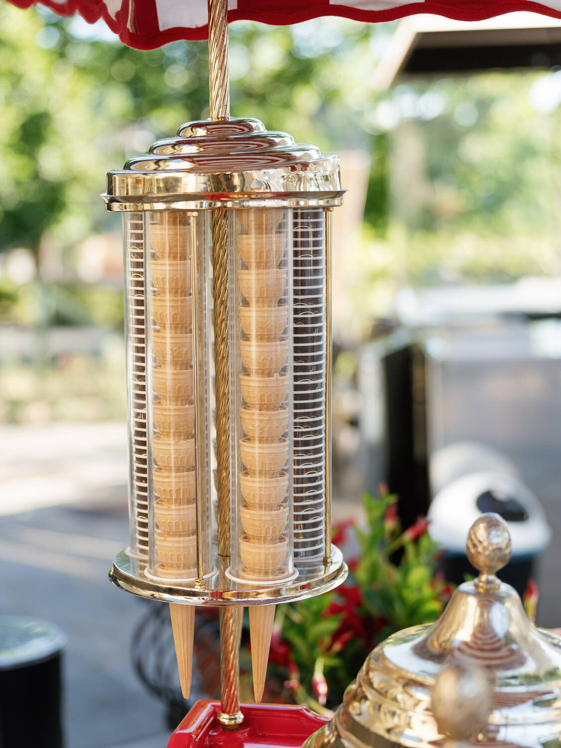 09-Charming-Ice-Cream-Cart-at-Tuscan-Dinner