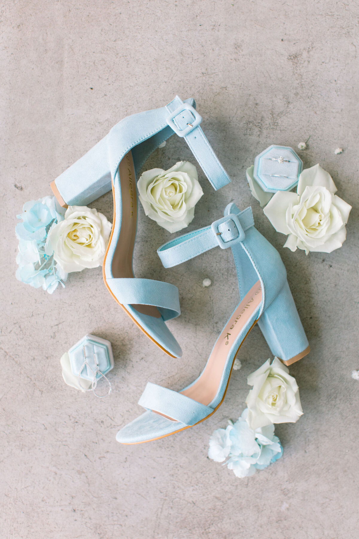 summer-rustic-blue-gin-wedding-11