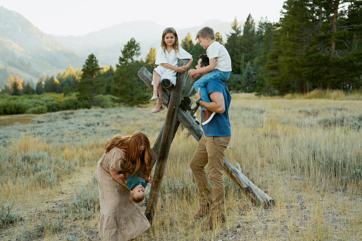 Lake Tahoe-Family-Photographer-7