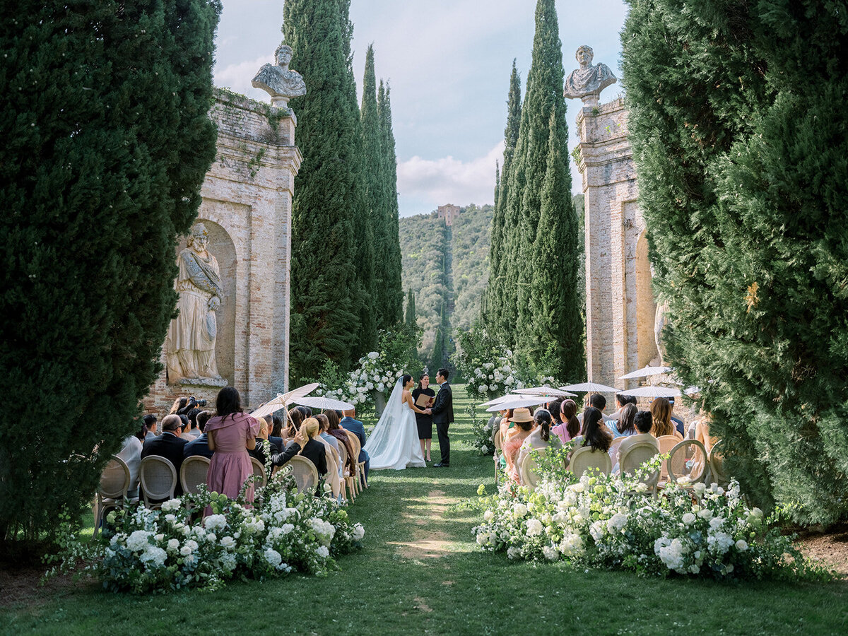 Eileen-and-Phillip_Villa-Cetinale-Italy_Wedding_Redamancy-Photo-and-Film_0422_websize (1)